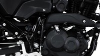 Bicara dapur pacu, tentu saja CRF190L ini lebih mungil tenaganya ketimbang Africa Twin. Di atas kertas CRF190L dipasang jantung 184 cc 1 silinder berpendingin udara, yang bisa memuntahkan tenaga sebesar 15,4 hp di 8.500 rpm, dan torsi puncaknya 15,75 Nm di 6.00 rpm.  Motor ini konsumsi BBM-nya 2,4 liter per 100 km.  Foto: Sundiro Honda