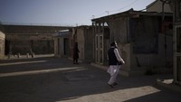 Tak hanya mengambil alih pemerintahan, sejumlah fasilitas publik, salah satunya penjara Pul-e-Charkhi yang berada di Kabul.