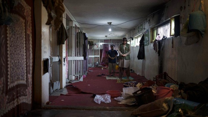 Dikuasai Taliban, Begini Kondisi Penjara di Ibu Kota Afghanistan Usai ambil alih pemerintahan Afghanistan, Taliban turut menguasai fasilitas publik di Kabul. Salah satunya penjara Pul-e-Charkhi. Bagaimana kondisinya kini?