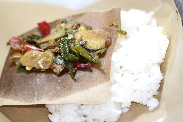 Fakta Menarik Nasi Kucing yang Menjadi Sajian Khas Angkringan