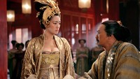 Curse of the Golden Flower (2006) membawa Gong Li ke Oscar dan masuk dalam nominasi Best Actress, di mana dalam film tersebut ia beradu akting dengan Chow Yun Fat. Dok. Ist