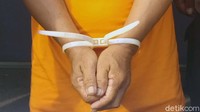 Petugas yang menerima informasi tersebut kemudian melakukan pendalaman dan menangkap ayah tiri bocah tersebut yang berinisial AW (54).