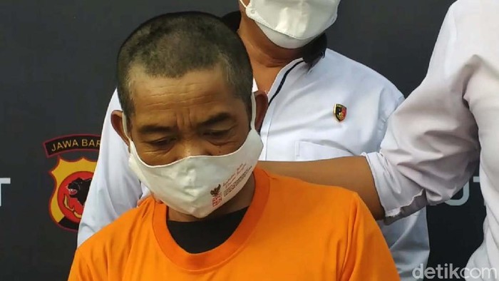 Ini Tampang Pria yang Perkosa Anak Tirinya Hingga Hamil Polisi menangkap pria yang memperkosa anak tirinya hingga hamil di Garut, Jawa Barat. Ini tampang pria berusia 54 tahun tersebut.