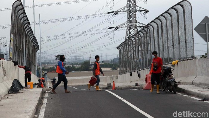 Jembatan Mengger Rampung Dibangun Jembatan Mengger yang berada di perbatasan Kabupaten Bandung dan Kota Bandung sudah rampung dibangun. Pembangunan jembatan ini memakan waktu satu tahun.