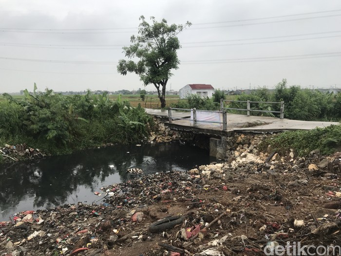 Kali Busa, Tambun Utara, Kabupaten Bekasi, usai dibersihkan, 14 Septermber 2021. (Faiz Iqbal Maulid/detikcom)