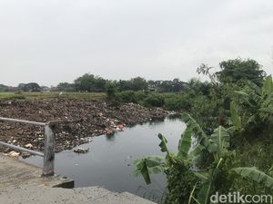 Kali Busa di Bekasi: Dulu Tertutup Sampah, Kini Terlihat Airnya