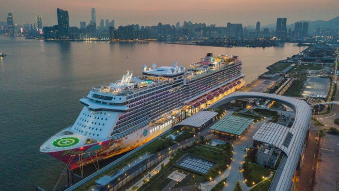 Kapal pesiar di Hong Kong