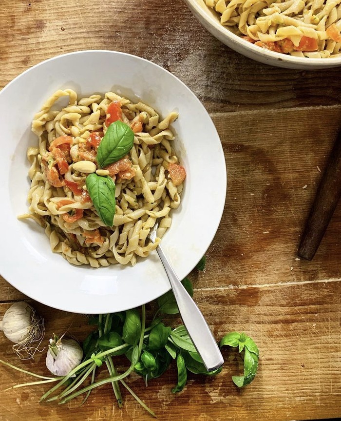 Klasik! Ini Proses Pembuatan Pasta Tradisional dari Para Nenek di Italia