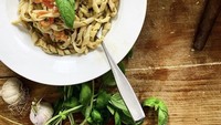 Pasta Grannies didirikan oleh  seorang produser yang tertarik begitu melihat hasil karya mereka. Produser ini bernama  Vicky Bennison yang bahkan menjadwalkan untuk merilis klip baru setiap hari Kamis mengenai hidangan pasta tradisional yang dibuat oleh perkumpulan nenek tersebut. Foto: Instagram @pastagrannies