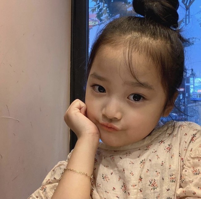 Pemilik akun Instagram 1004yul_i ini telah diikuti 2,6 juta pengguna Instagram. Akun Instagram Yuli dikelola langsung oleh ibunya. Foto: dok. Instagram 1004yul_i