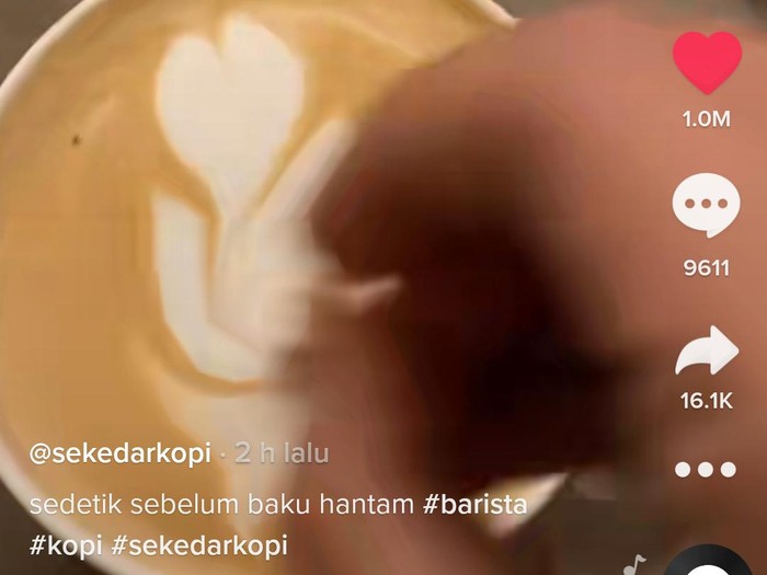 Lihat Latte Art Diacak-acak, Barista Ini Pasang Muka Bete