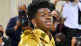 Bukan Main! Lil Nas X Pakai Jubah Emas di Met Gala 2021