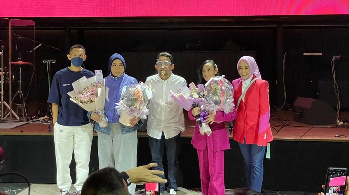 Melly Goeslaw & Dinda Ghania