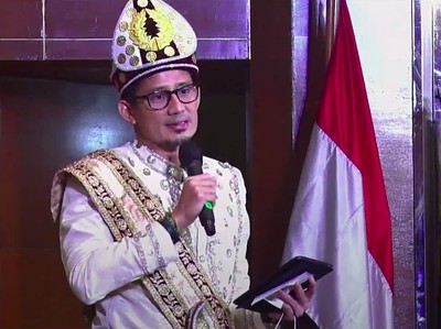 Berbaju Gorontalo, Sandiaga Beri Pesan Khusus untuk UMKM
