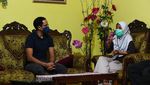 Momen Nadiem Menginap di Rumah Guru Penggerak Usai Blusukan