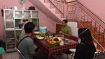 Momen Nadiem Menginap di Rumah Guru Penggerak Usai Blusukan
