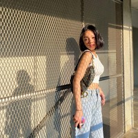 Di Instagram, Naura belakangan sering menampilkan gayanya yang unik dan stylish. Sebagai seorang remaja, pemain Doremi & You itu pun kerap mengenakan baju-baju kasual kekinian. Foto: Instagram @naura.ayu