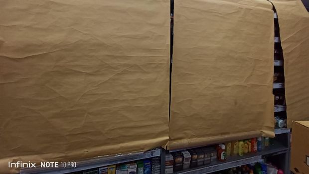 Pajangan rokok ditutup di minimarket DKI