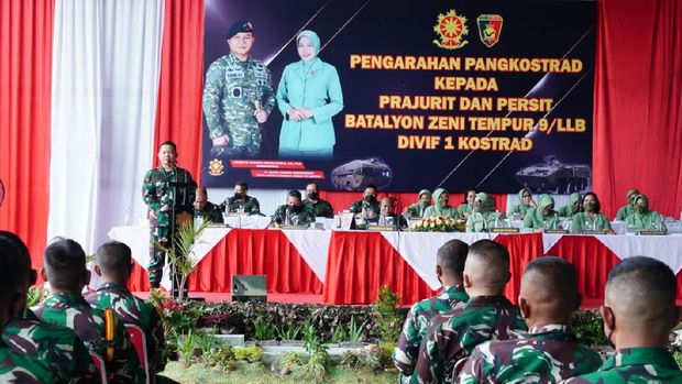 Pangkostrad,  Letjen TNI Dudung Abdurachman di Batalyon Zipur 9 Kostrad, Ujungberung, Bandung, Jawa Barat. Senin (13/9/2021).