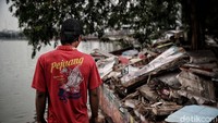 Selain itu Danau Sunter juga harus bebas bangunan guna resapan air.