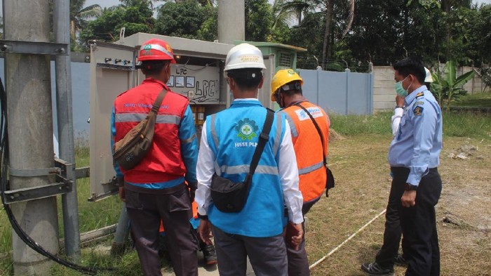 Pengecekan instalasi listrik Lapas Cilegon (dok. Humas Lapas Cilegon)