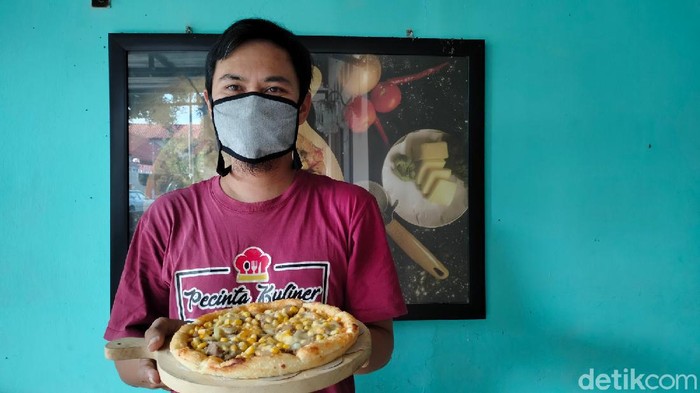 Penjual pizza asal Majalengka.