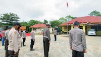 Yang menjadi tantangan, katanya, ada enam orang anggotanya yang seumuran dengan ayahnya. Nadya mengaku bakal menjadikan momen langka ini untuk menambah pengalaman.