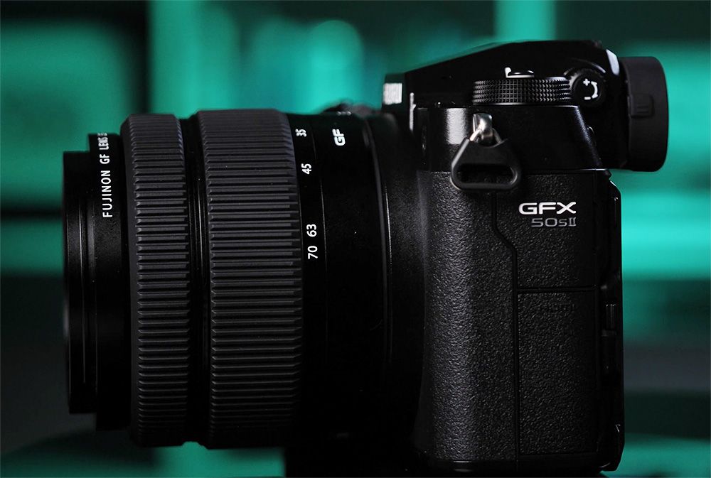 Review kamera Fujifilm GFX50S II