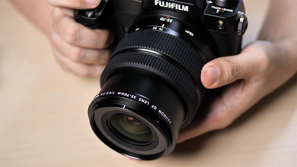 Review kamera Fujifilm GFX50S II