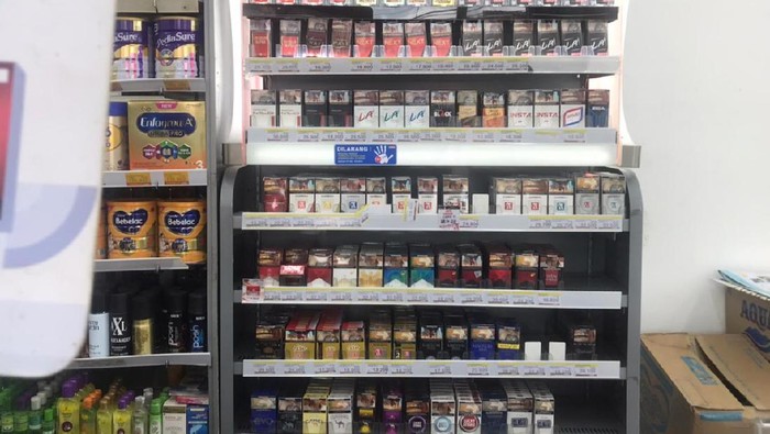 Rokok di minimarket/Siti Fatimah-detikcom