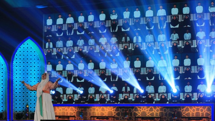 Sandiaga Uno Dorong Santri Jadi Digital Preneur Menteri Pariwisata dan Ekonomi Kreatif Salahudin Uno meluncurkan program Santri Digitalpreneur Indonesia. Santri akan dilatih pengembangan konten digital.
