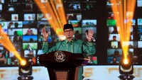 Menteri Pariwisata dan Ekonomi Kreatif/Kepala Badan Pariwisata dan Ekonomi Kreatif Sandiaga Salahudin Uno meluncurkan program Santri Digitalpreneur Indonesia di Gedung Sanpta Pesona Kementerian Pariwisata dan Ekonomi Kreatif di Jakarta, Senin (13/09/2021) malam.