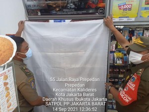 Dasar Satpol PP Tutupi Rokok: Perda Jokowi, Pergub Ahok-Djarot, Seruan Anies
