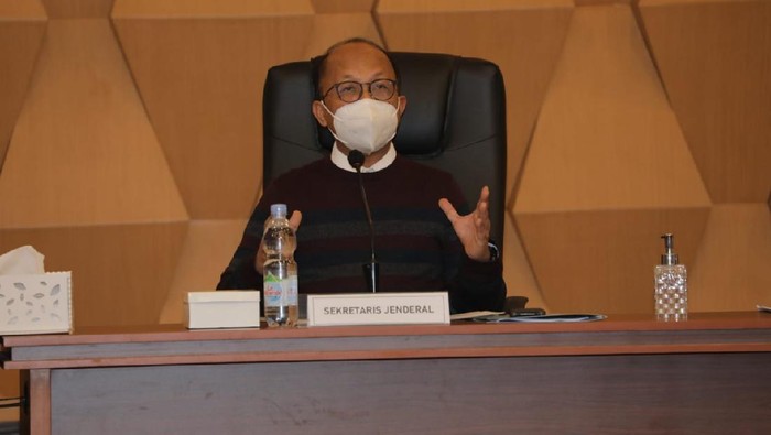 Sekjen Kemnaker Anwar Sanusi