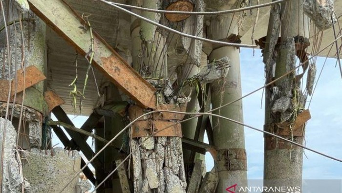 Tiang Jembatan Pedamaran di Riau rusak tertabrak kapal (ANTARA)