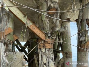 Jembatan Pedamaran Riau Rusak Ditabrak Ponton Segera Diperbaiki