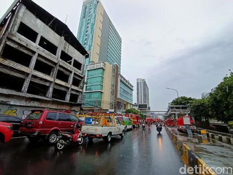 TKP kebakaran ruko depan LTC Glodok (Karin Nur Secha/detikcom)