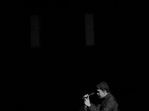 Tulus Bicara tentang Serba-serbi Terlalu Rindu