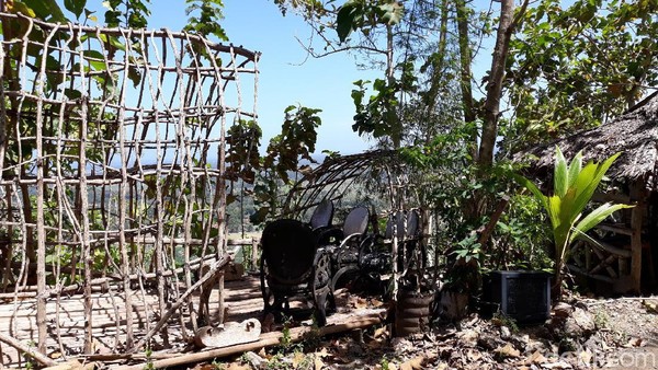 Hal itu karena Watu Lumbung belum mengantongi sertifikat CHSE (Cleanliness, Health, Safety, dan Environment Sustainability). Sementara Hutan Pinus Sari Mangunan sudah mengantongi sertifikat CHSE. (Pradito Rida Pertana/detikTravel) Hal itu karena Watu Lumbung belum mengantongi sertifikat CHSE (Cleanliness, Health, Safety, dan Environment Sustainability). Sementara Hutan Pinus Sari Mangunan sudah mengantongi sertifikat CHSE. (Pradito Rida Pertana/detikTravel)