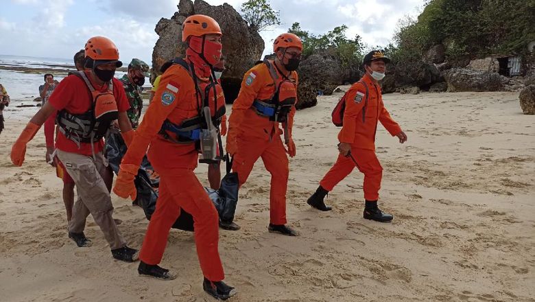 Wisatawan asal Jatim, Fajar ditemukan tewas usai 3 hari hilang di Pantai Dreamland, Bali Wisatawan asal Jatim, Fajar ditemukan tewas usai 3 hari hilang di Pantai Dreamland, Bali
