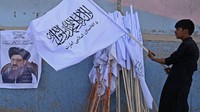Taliban digulingkan dari kekuasaan oleh pasukan pimpinan AS tahun 2001 lalu, setelah menolak menyerahkan pemimpin Al-Qaeda yang dianggap bertanggung jawab atas serangan 11 September 2001. Taliban kembali ke Kabul bulan lalu setelah AS mengumumkan penarikan tentaranya dan pemerintah serta militer Afghanistan kolaps. (BBC World)