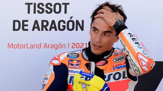 Honda Spanish rider Marc Marquez reacts after the Moto Grand Prix of Aragon at the Motorland circuit in Alcaniz on September 12, 2021. (Photo by LLUIS GENE / AFP)