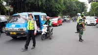 Sementara Malang menjadi kota termacet keempat di Indonesia dan ke-334 di dunia. Pengendara di Malang kehilangan 29 jam dalam kemacetan selama periode jam sibuk. (Muhammad Aminudin/detikcom)