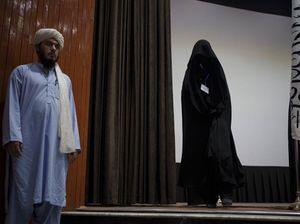 Perempuan Afghanistan Semakin Dibungkam Taliban