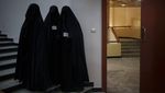 Berbalut Niqab, 300 Siswi Afghanistan Dukung Penuh Taliban