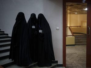 Berbalut Niqab, 300 Siswi Afghanistan Dukung Penuh Taliban