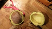 Sebagai super food, alpukat berhasil menarik perhatian para penggemarmakanan sehat dan enak. Nah kalau alpukatnya seperti ini gimana mau sehat, bijinya hampir memenuhi seluruh rongga buah. Rugi deh! Foto :Reddit/@gortrix
