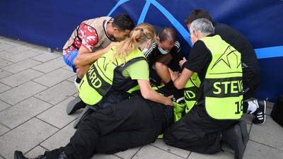 Foto: Cristiano Ronaldo dan Steward yang Sempat KO