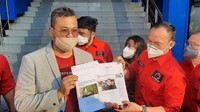PDIP DKI melampirkan bukti tangkapan layar video Hersubeno Arief dalam laporannya itu. PDIP DKI berharap polisi menindaklanjuti laporan tersebut.