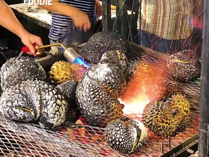 Durian Bakar Populer di Thailand